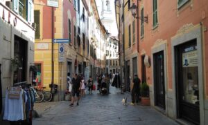 Imu: riduzioni sull’aliquota base per negozi, botteghe e imprese