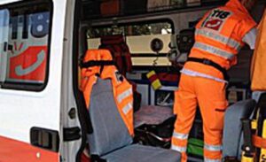 Tragedia sul lavoro: investito da un mezzo agricolo, muore 61enne