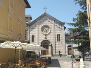 Chiesa dei Cappuccini, trafugato il “Bambin di Praga”: «Rimettete la statua nel suo spazio»