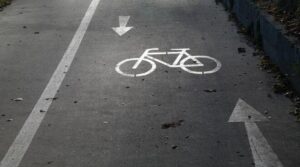 Per le bici ‘corsie temporanee’. Poi Ztl e nuovi veloparcheggi