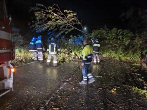 Notte di lavori sulle strade acquesi a causa del vento