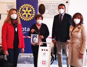 Laboratorio analisi, il Rotary di Novi dona un sanificatore