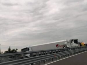 Incidente sulla A7, chiuso tratto. Tre feriti, uno è in codice rosso