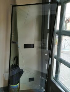 Spaccata alla trattoria Citré: «Rubato un vecchio pc e poche monete»