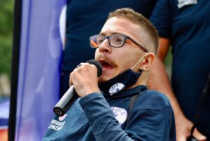Lele e la carrozzina da cambiare