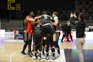 Decima Bertram, Bergamo stroncata