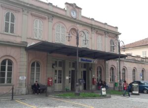 Furto in stazione: vittima un anziano appena giunto in città