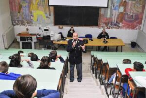 La Polizia Postale parla al ‘Marconi’