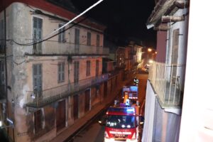 Nizza, crolla casa in centro