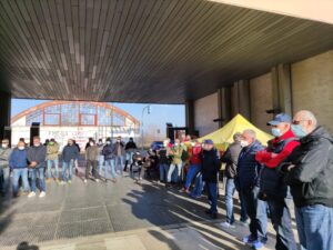 Crisi Cerutti: «Non vogliamo essere una nuova Bistefani». La protesta si allarga?