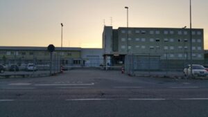 S. Michele: agente di Polizia penitenziaria aggredito da detenuto