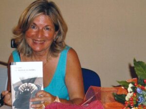 Clara Cipollina: le mani, la terra e tutta l’autenticità del mondo contadino