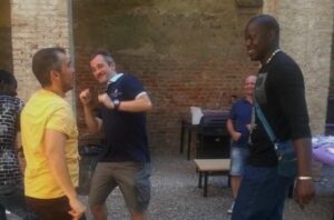 In tanti accompagnano Fousseyni nell’ultimo viaggio