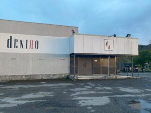 Addio al Deniro: una storia lunga 17 anni (e anche di più)