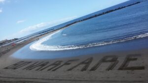 L’ultima land art di Saldì, una riflessione sulla pandemia sulla sabbia di Tenerife
