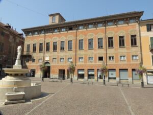 Over 65, il Comune cambia i servizi allo sportello