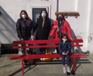 Spigno: tre panchine rosse contro la violenza sulle donne