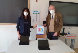 Da Rotary Club e Usaid 52 tablet per le scuole “Saracco” e “Bella”