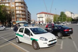 Coinvolto in un incidente ma ‘beccato’ con la patente falsa