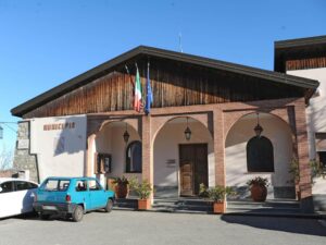Gavazzana, il Comune non c’è più. Il municipio diventa un bar?