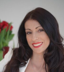 Si chiama “Tulipani a Colazione” il primo romanzo di Alessandra Damiani