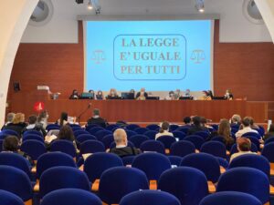I membri di Afeva allontanati dall’aula all’Eternit Bis