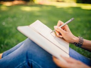 Giovani scrittori si raccontano: la penna ai tempi della tastiera