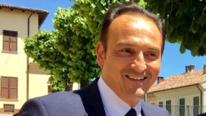 No Vax, minacce a Cirio. Il governatore: “Io non arretro”