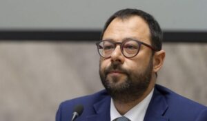 Il ministro Patuanelli incontra i giornalisti