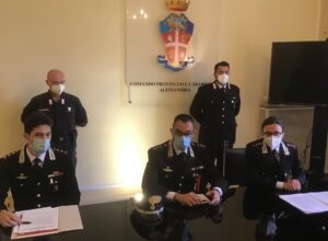 Piantagione di droga in una zona impervia: un arresto e due denunce