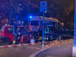 Contro auto in sosta in spalto Gamondio:  tre feriti, due donne sono gravi