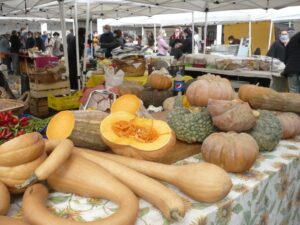 Novembre d’antiquariato: nuova location per il Farmer Market