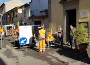 Si rompe una conduttura dell’acqua in via Cavallotti: disagi a Valenza