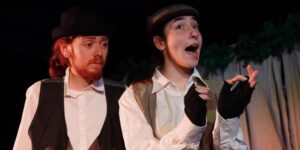 I fantasmi di Scrooge eroi di Natale al teatro della Juta