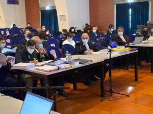 Parola alla difesa: all’Eternit Bis conclusi i controesami dei cinque ct del Pm