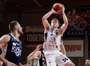Bertram lavora ai fianchi la Fortitudo