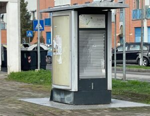 “Via l’EcoBank in disuso da piazza Campora”