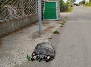 Incivili del sacchetto: nel 2021 multe per 26mila euro