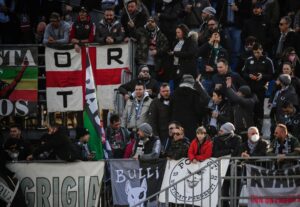 Alessandria – Lecce, bandiere al cielo. Per i Grigi