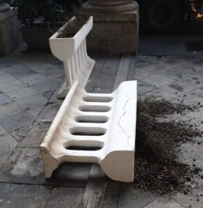 Via Caniggia e piazza Marconi: la sfida dei vandali