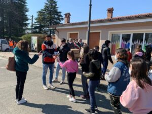 “Comuni riuniti”: con i grigi a Mornese per donare le borracce agli studenti