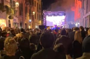 Serata-evento in via Garibaldi: Lucchini replica alle polemiche