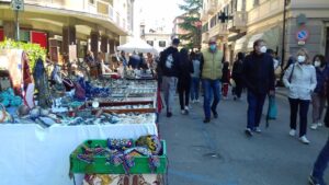Primo maggio: una domenica con il Mercatino dell’Antiquariato