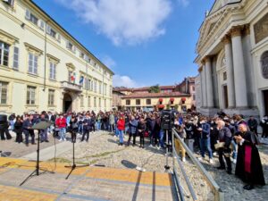 ‘A 100 giorni dalla maturità’, centinaia di studenti in piazza