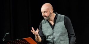 Storie notturne per persone libere: Simone Repetto sul palco