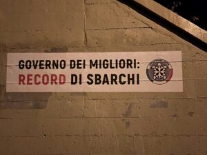 CasaPound: striscione contro il Governo e la politica migratoria