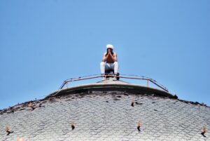 Alessandria, seduto sul cupolone del carcere: la protesta di un detenuto