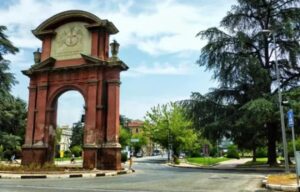 Piazza Matteotti: via ai lavori di ristrutturazione dell’Arco
