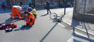 Uomo investito da un’auto in viale della Repubblica a Valenza: è grave