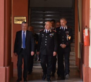 Il generale Gino Micale in visita al comando di Alessandria